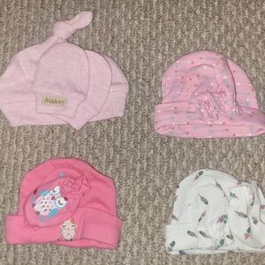 NWOT 4 baby hats with matching mittens